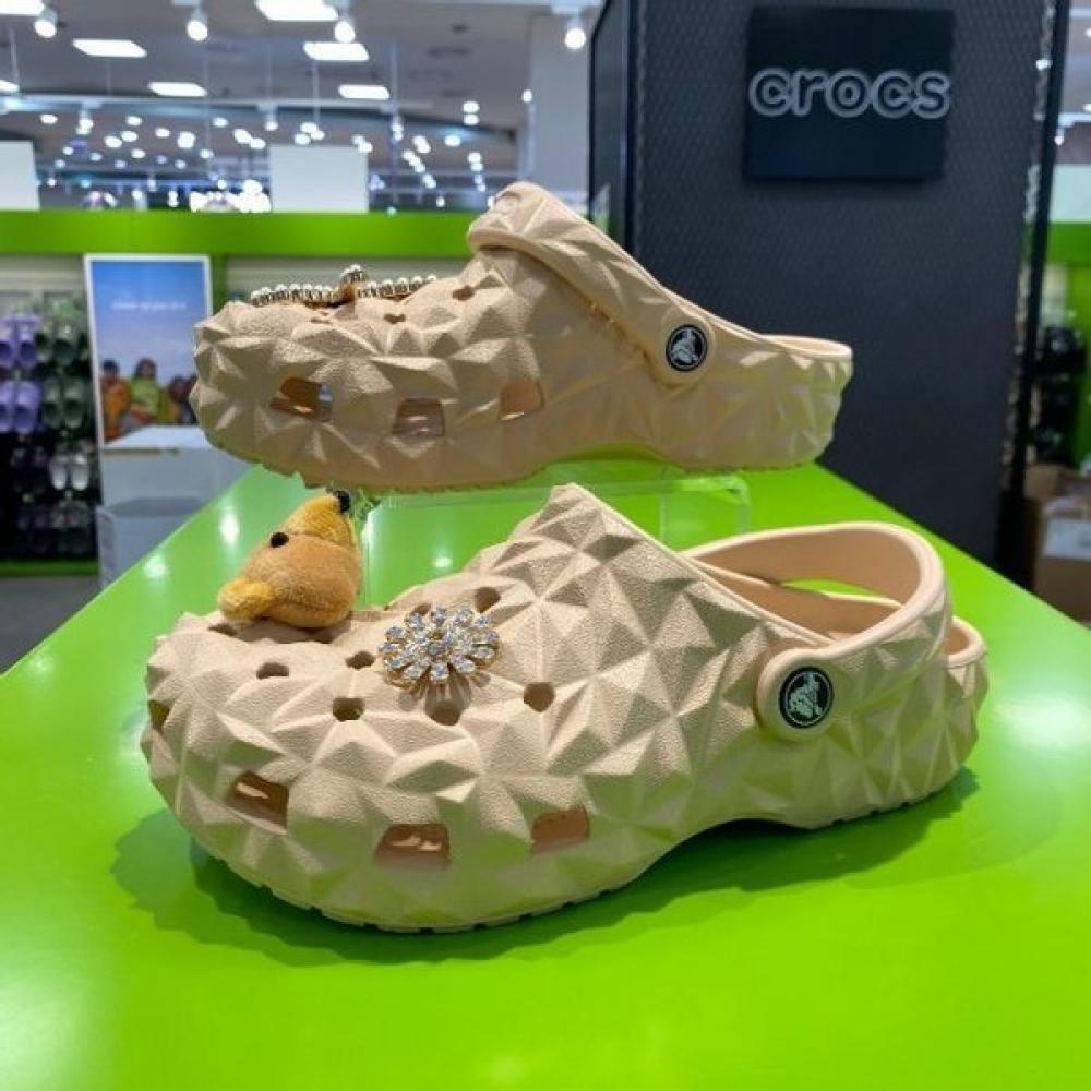 

Crocs Hc02 Classic Geometric Clock 209563 2ds SHITAKE/M4W6/230