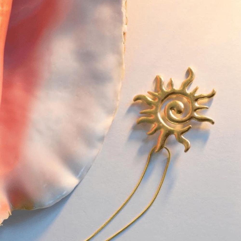 Personality Retro Gold Color Lava Conch Sun Pendant Snake Bone Chain Necklace for Women Summer Beach Fashion Jewelry Accessories