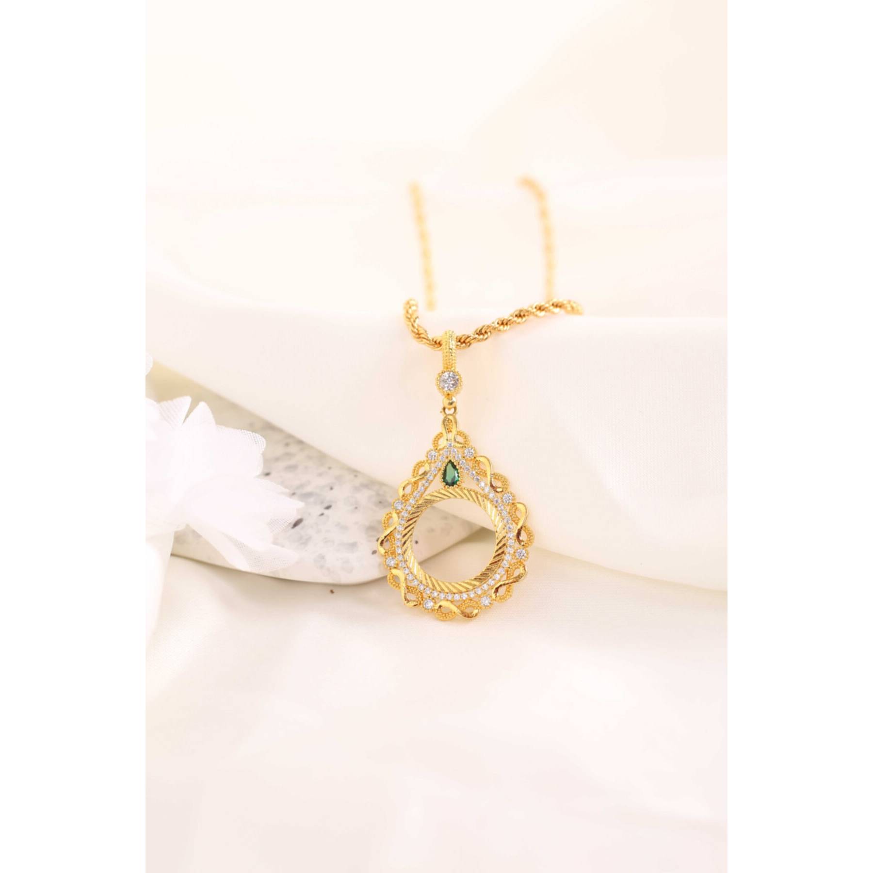 

22K Gold Plated Quarter Gold Matching infinity Pattern Bezel Necklace