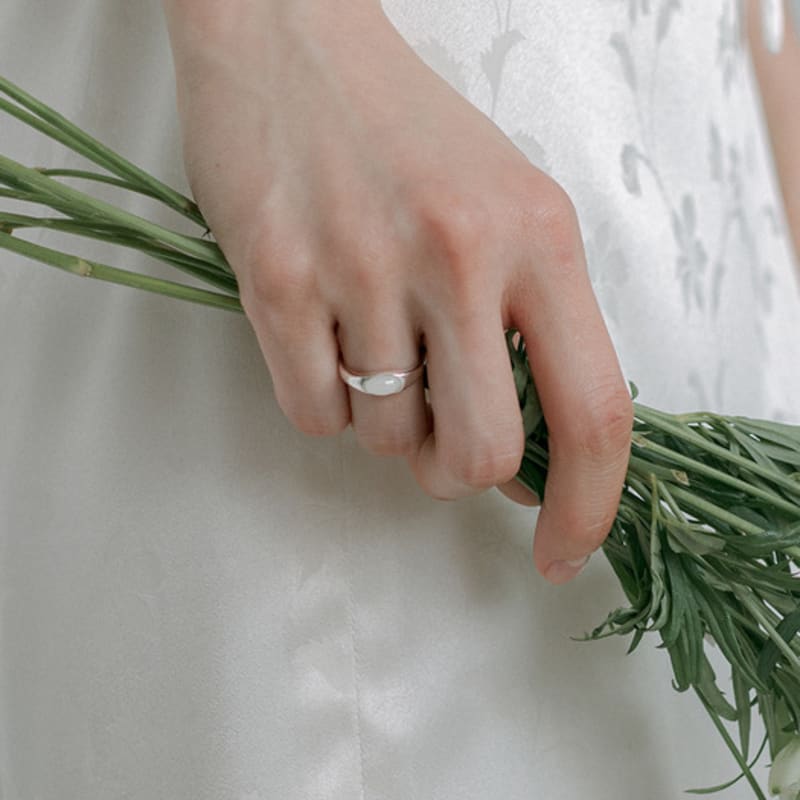 Pinaf Uovo ring _ white