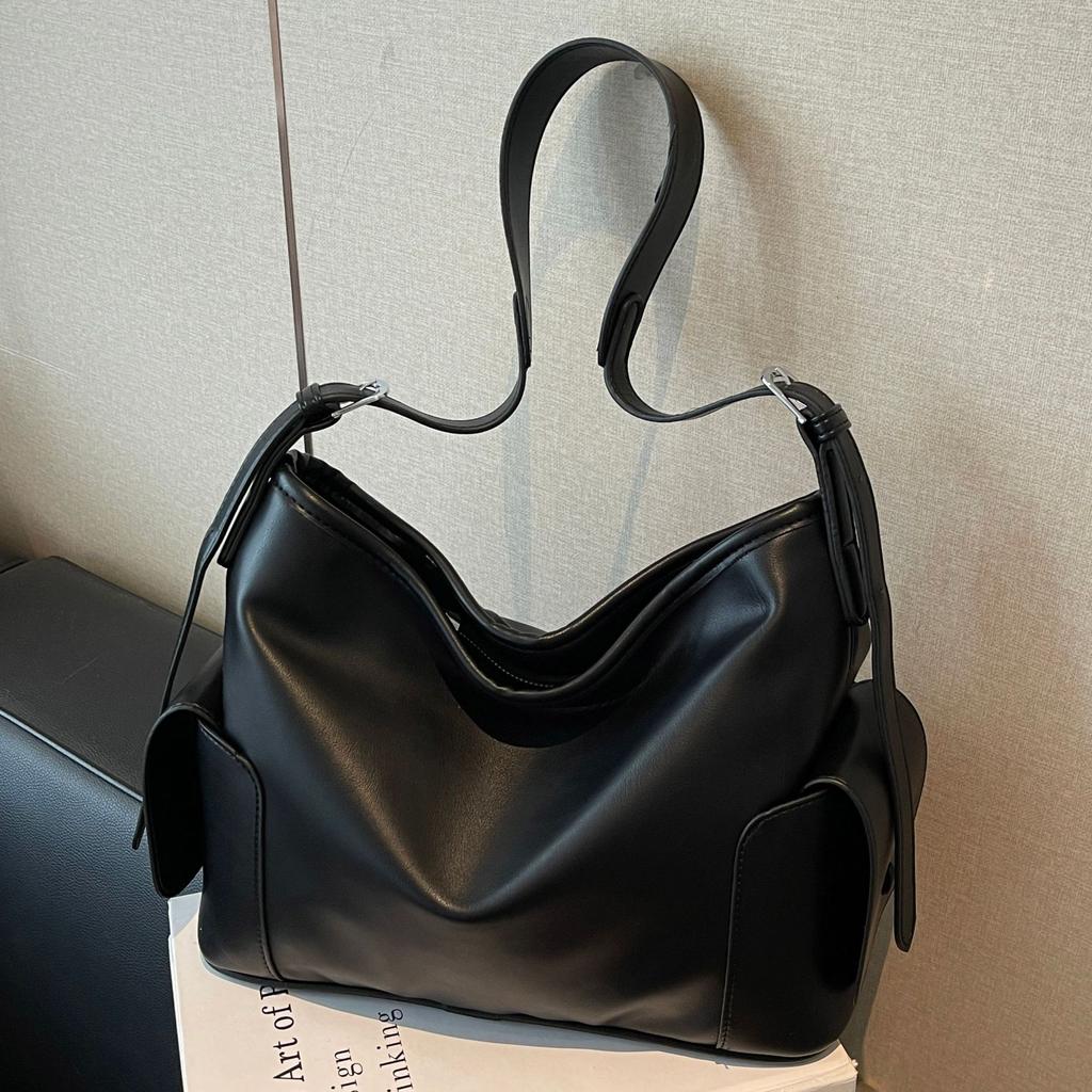 Retro New Hobo Bag Women's Casual Shoulder Messenger Bag High Sense Large Capacity Underarm Commuting Bag