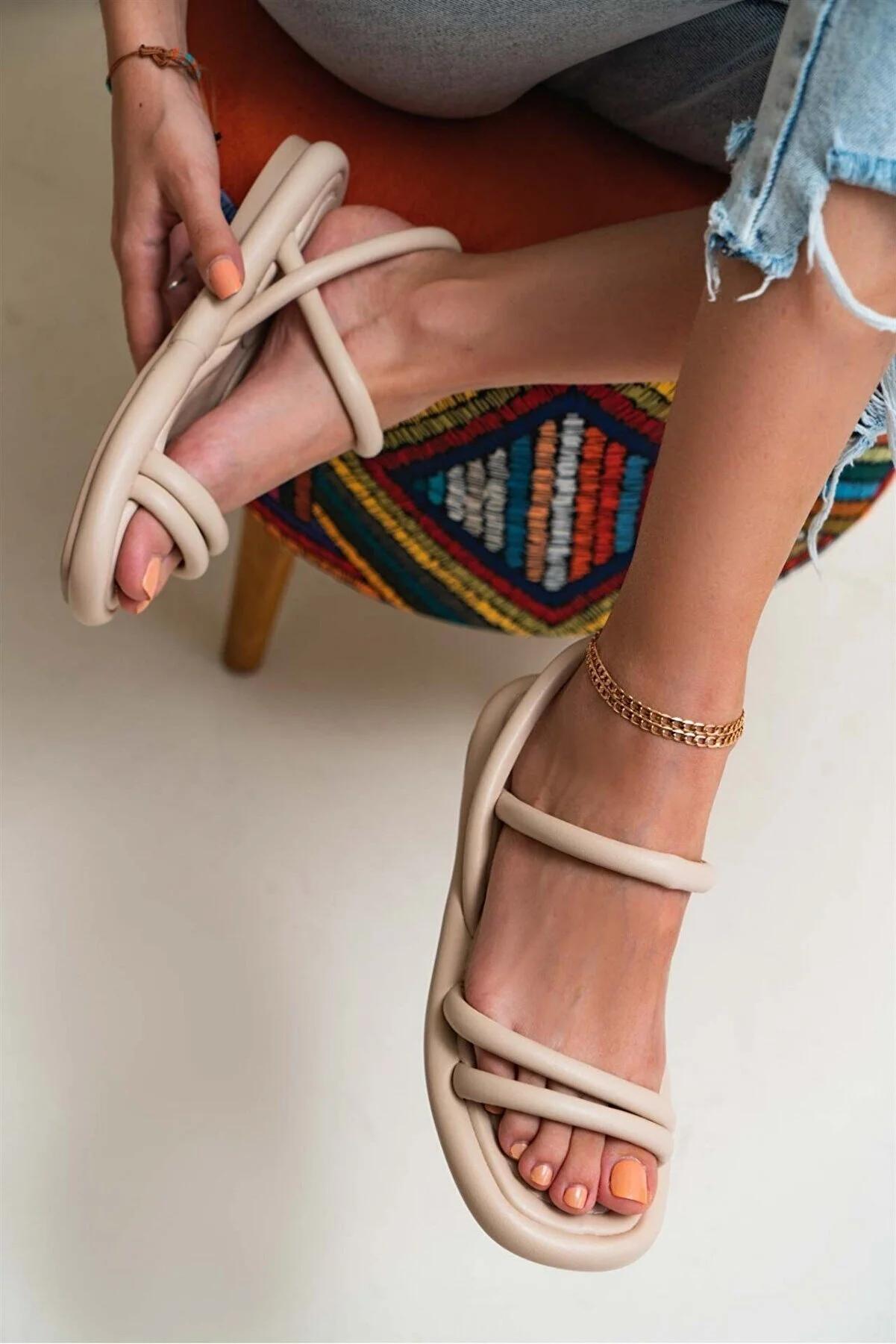 

Ортопедические женские сандалии кремового цвета. Удобные женские сандалии. Сандалии-буфы. Анатомические женские сандалии. 36