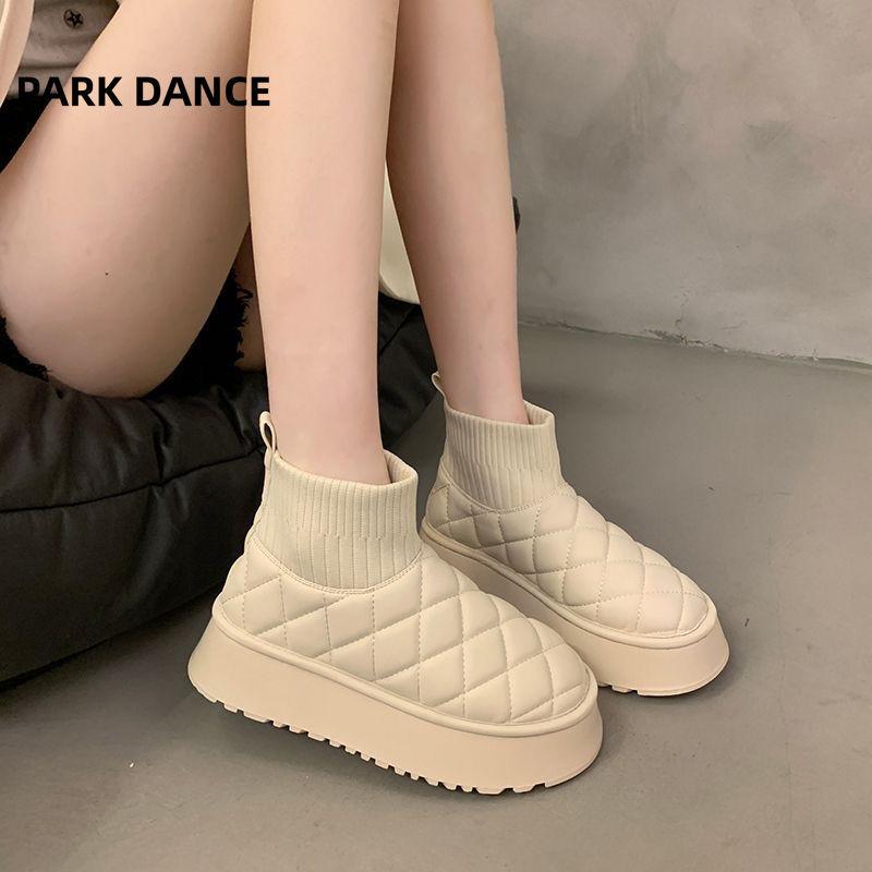 

Snow boots women s new winter thickened warm cotton shoes wear bread shoes platform short boots tide 38 чорний