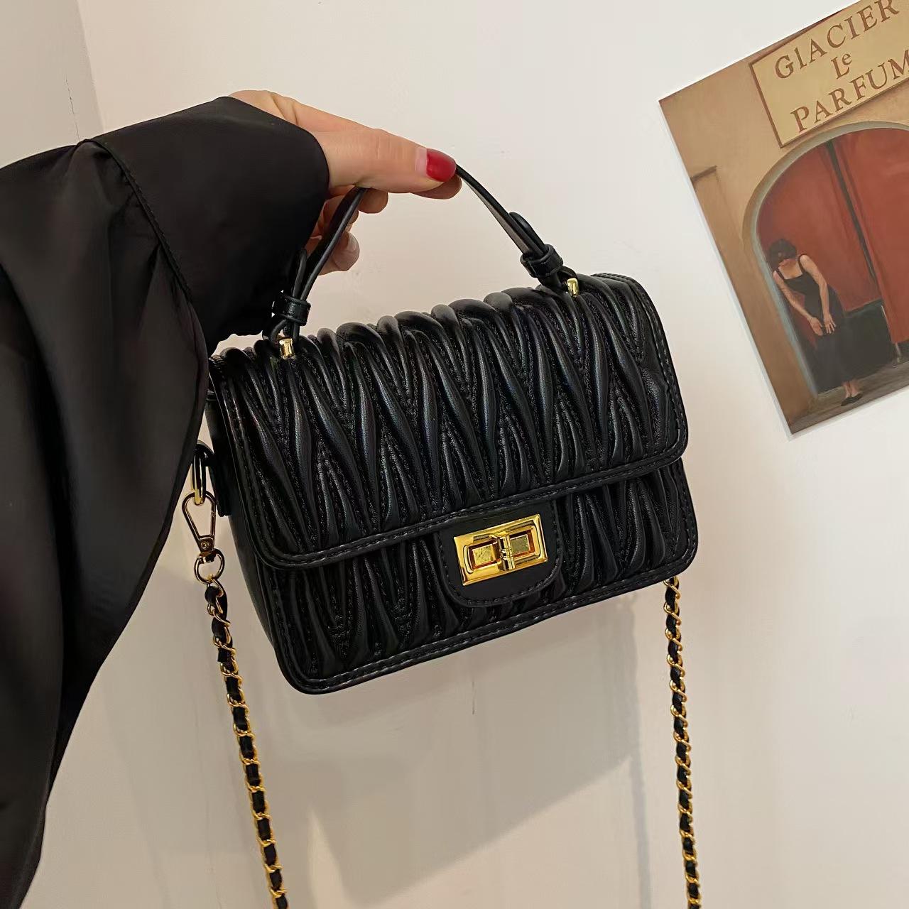 

Премиальная плиссированная сумка через плечо Temperament Chain Messenger Bag Trendy Underarm Bag Niche Simple Handbag чёрный
