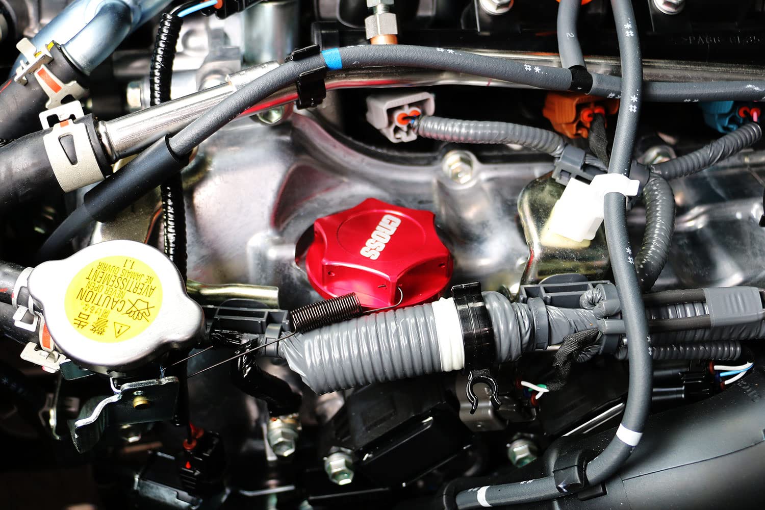 

Takeoff Oil Filler Cap for Daihatsu KF Engine, JB Engine, M37xP3.0 (Red)