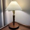 Vintage High-End Bedside Lamp – Retro Desk Light for Bedroom & Studio, Perfect for an Elegant Wedding Atmosphere