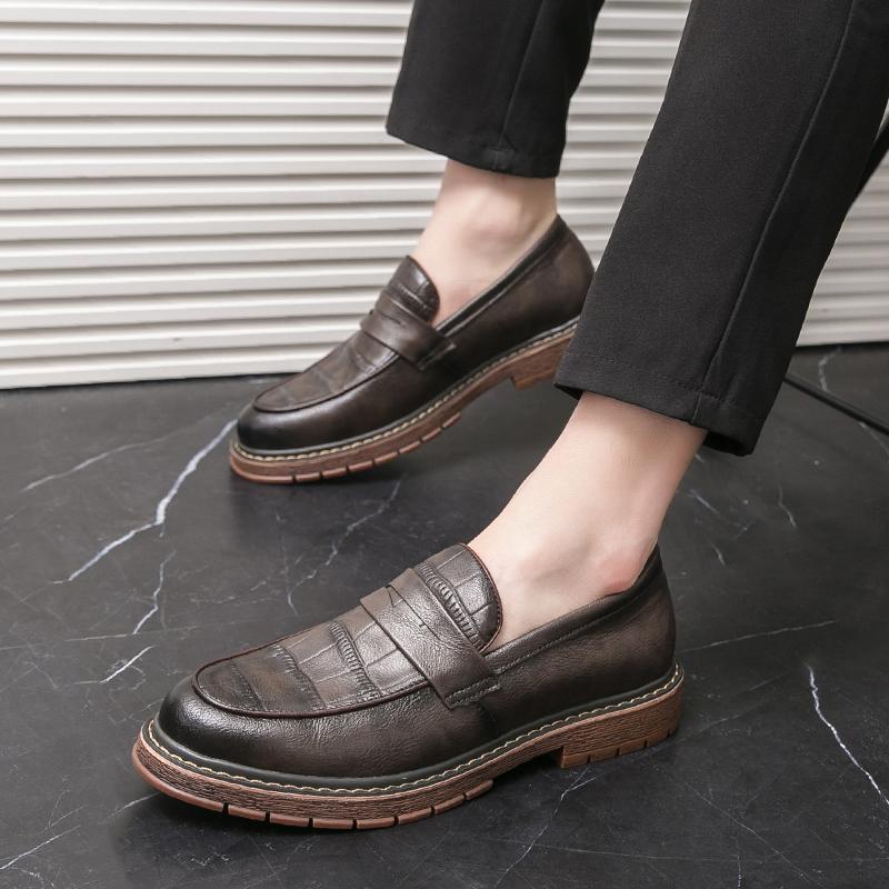 Brand New Retro Men Dress Shoes Brogue Style Party Leather Formal Shoes Wedding Shoes Male Flats Leather Oxfords Slip on Loafers