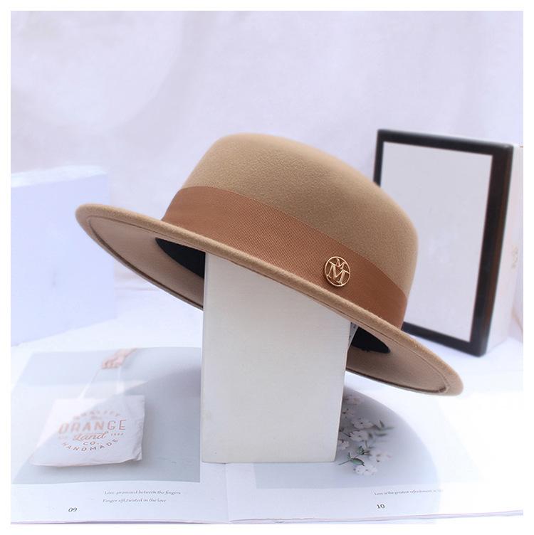 M Letter Decorative Hat Women's Autumn and Winter Versatile Short-brimmed Top Hat Woolen Flat-brimmed Hat French Flat-top Hat Men's Short Hair