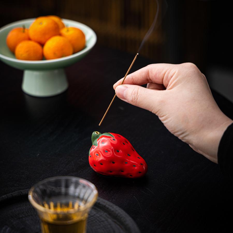 Strawberry Incense Burner Tea Pet Ornament Cute Ornament Thread Fragrance Tray Tea Table Creative Fragrance Path