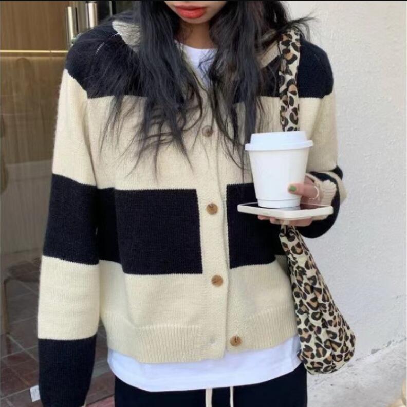 

Кардиган-свитер 2022, вязаный кардиган в ретро-полоску с длинным рукавом и круглым вырезом, весенний универсальный корейский свободный свитер, женский кардиган One Size бежевый