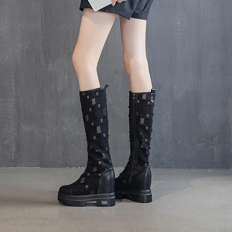 Модные ковбойские сапоги для женщин Летние джинсовые парусиновые сапоги на толстой подошве Дышащие с полым сетчатым верхом Повышающие рост Крутые сапоги Женские боты