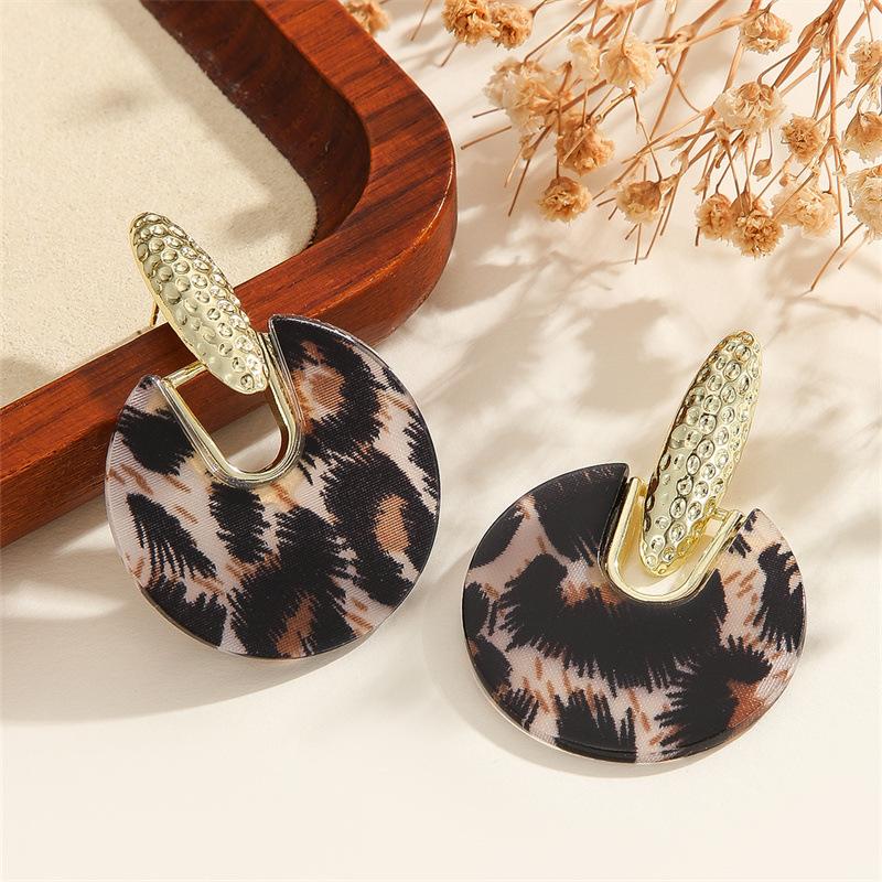 Retro Round Resin Earrings - Stylish, Bold, Luxurious and Unique Accessories