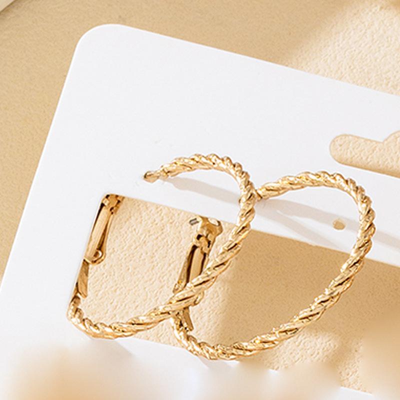 Love Hollow Two Leaves Earrings Fashion Personality Tassel Premium Earrings Earrings