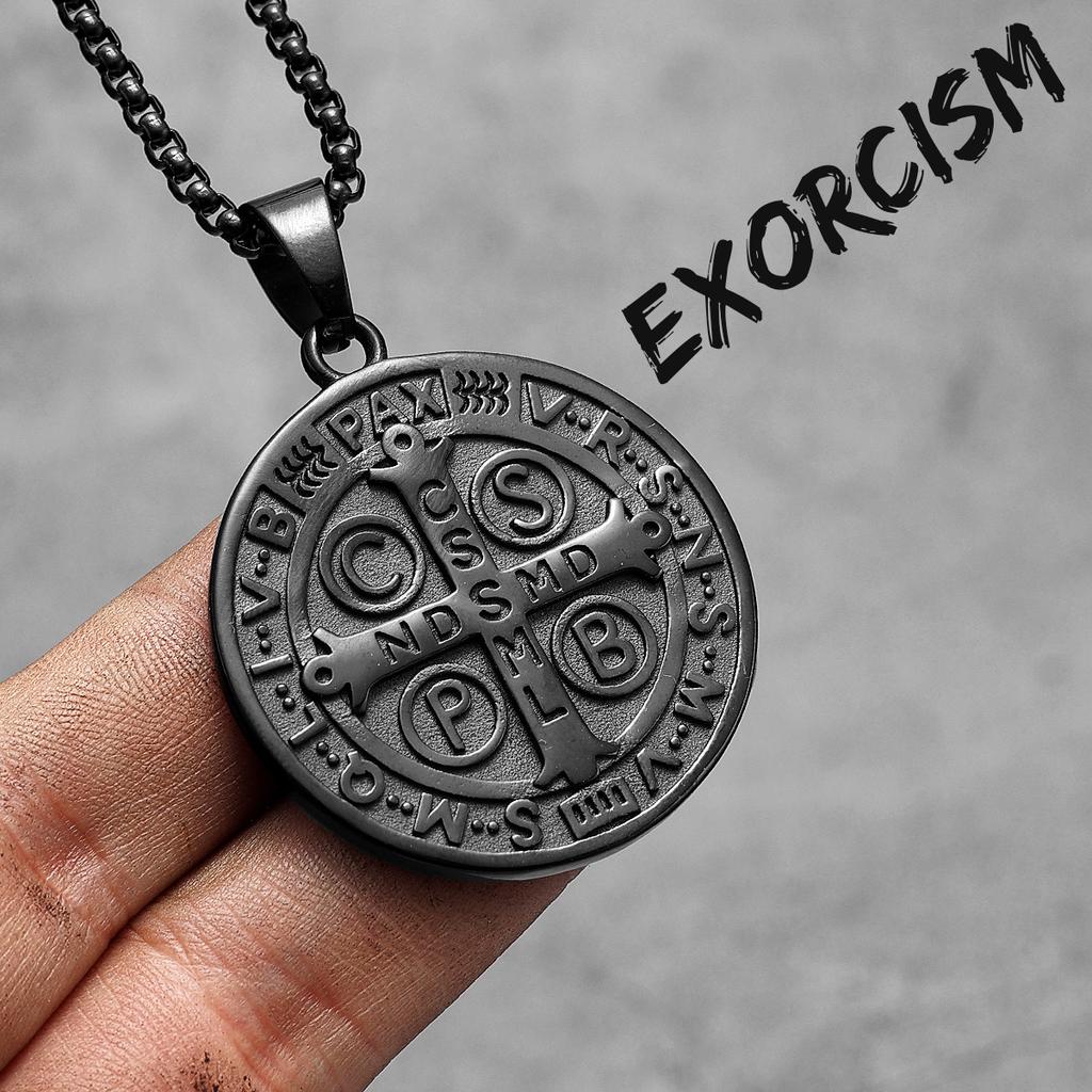Naszyjnik z egzorcyzmem Świętego Benedykta Stal Nierdzewna Wisiorek Łańcuszek Punk Modny Amulet Biżuteria Prezent dla Mężczyzn Kobiet