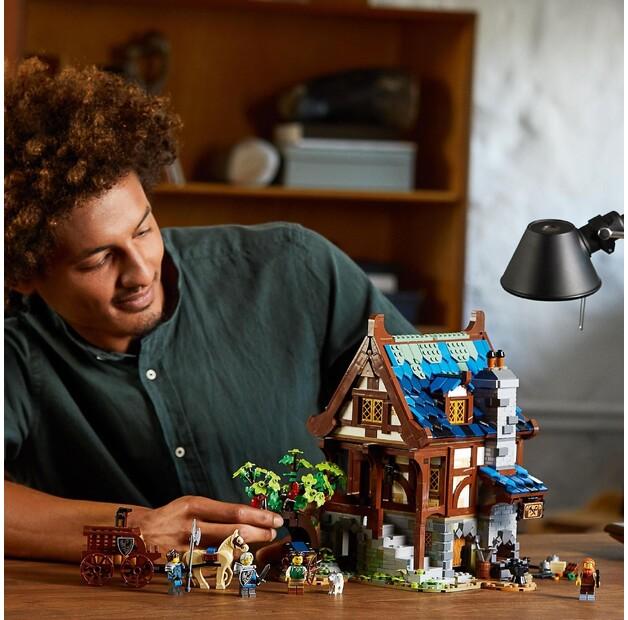 LEGO Ideas 21325 Medieval Forge