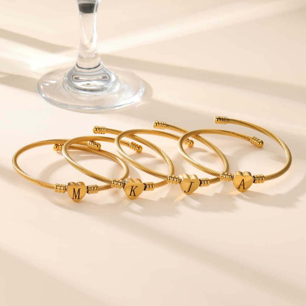 Damenarmband mit 26 Buchstaben und Herzdesign - Einzigartiger und hochwertiger Stil