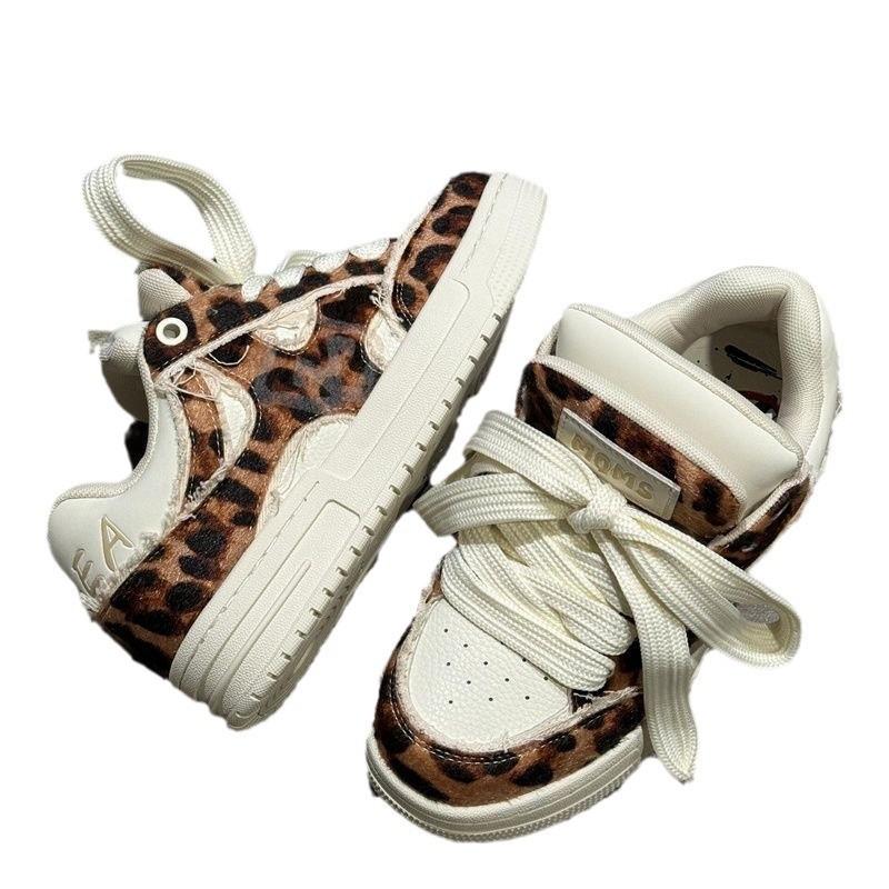 High-value aesthetic series autumn and winter new board shoes women's leopard print street fashion casual bread shoes