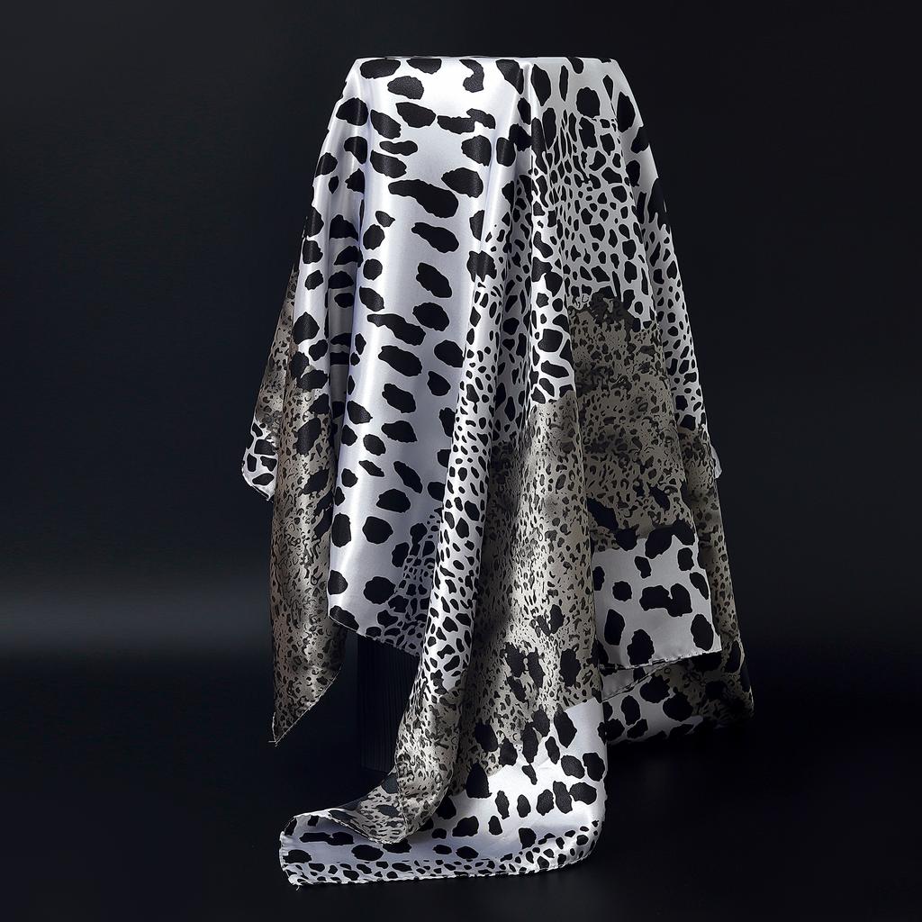 Europe America Kerchief Four Seasons Popular Silk Scarves Luxury Style Sunscreen Square Shawls New Fashion 90X90CM Headcloth