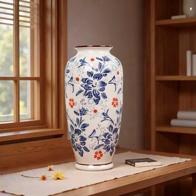 Vintage Blue & White Porcelain Vase for Fresh Flowers - Retro Ceramic Piece for Living Room Decoration and Flower Arrangements.
