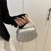 Gentle fashion simple temperament pearl chain shell bag 2025 summer new foreign style shoulder messenger bag Korean version of women