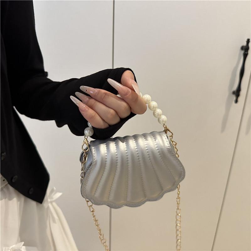 Gentle fashion simple temperament pearl chain shell bag 2025 summer new foreign style shoulder messenger bag Korean version of women