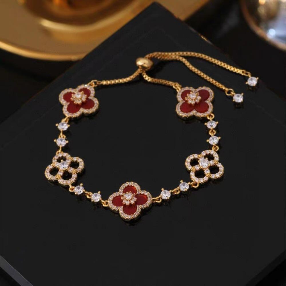 Fashionable Lucky Four-leaf Clover Natural Mother-of-pearl Pull-out Bracelet for Women A Light Luxury and High-end Floral Jewelry Accessory