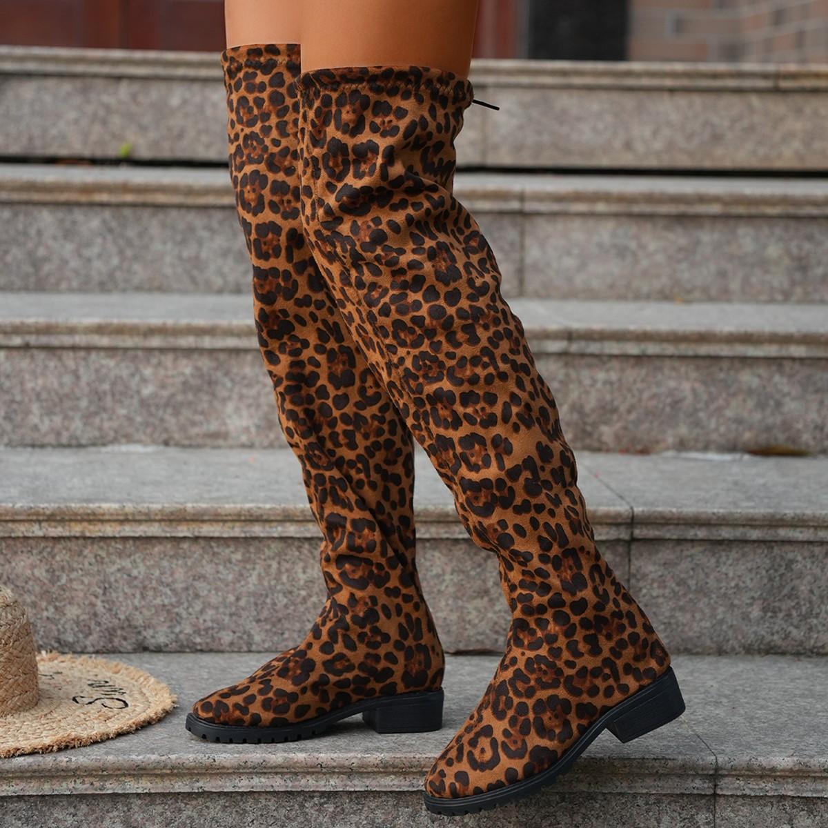 

Леопардовые высокие сапоги женские туфли на каблуках замшевые зимние массивные туфли зима 2024 тренд готика выше колена мода челси ботинки женские 43