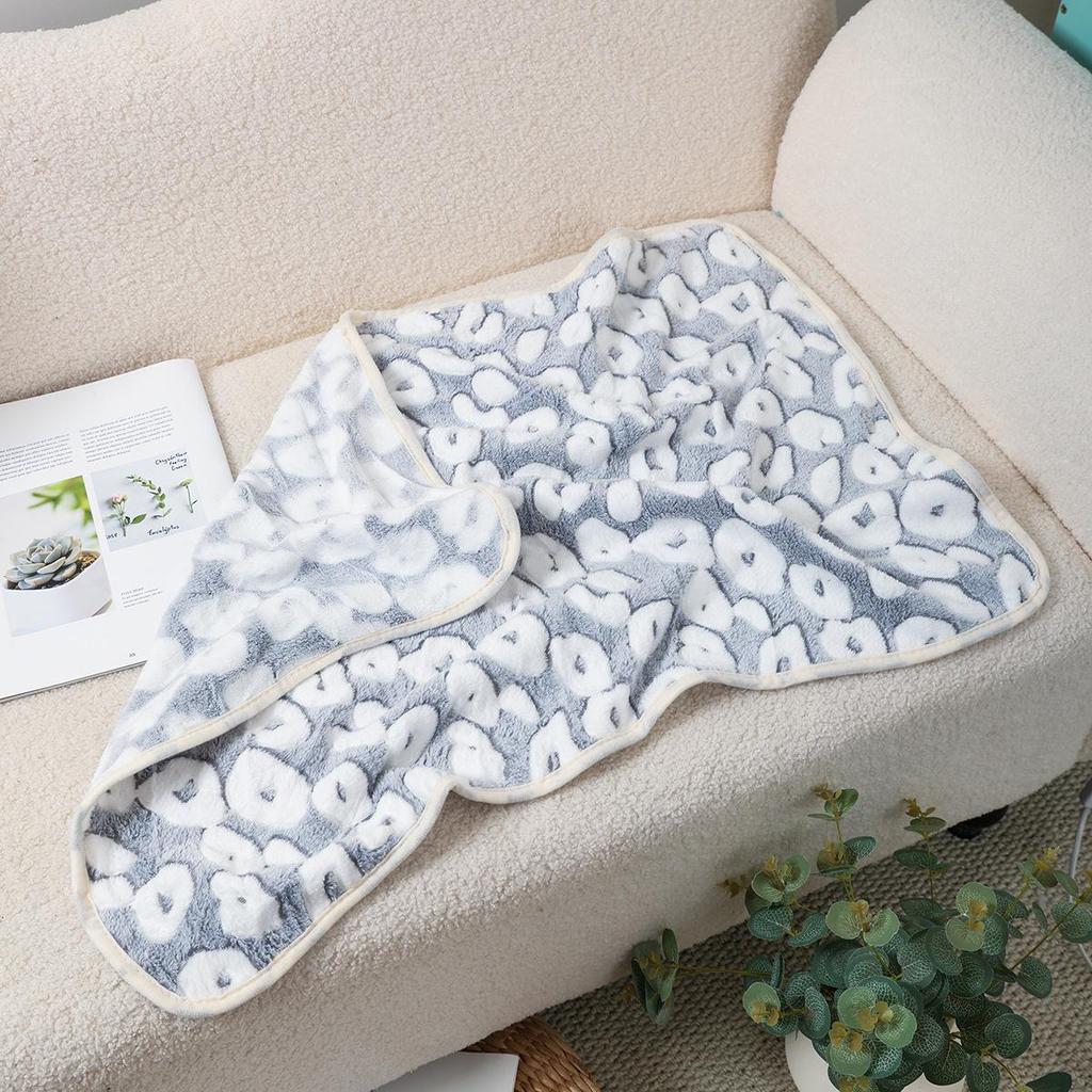 Pet Mats & Blankets: Thick Coral Fleece for Dogs & Cats
