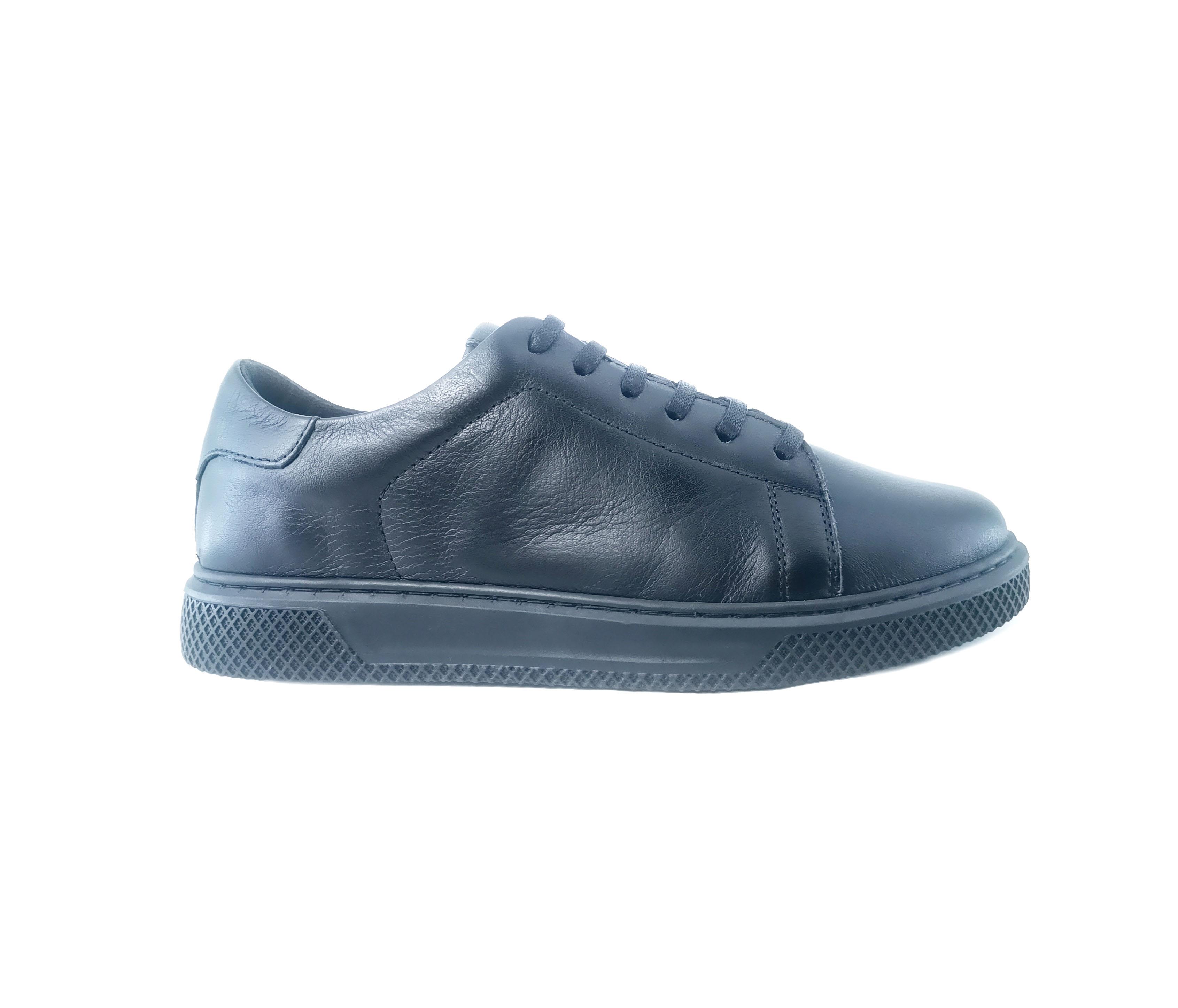 

Женские кроссовки Janestt из натуральной кожи