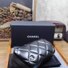 Chanel Schwarzer gesteppter PU-Leder Hartschalen-Sonnenbrillen-Etui
