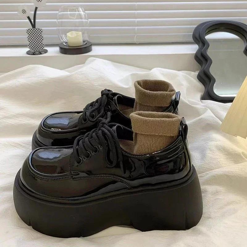 

Модная обувь Женская британская обувь на толстой подошве в студенческом стиле Повседневные мокасины из искусственной кожи Модная обувь для девочек на платформе со шнуровкой Женская обувь 35