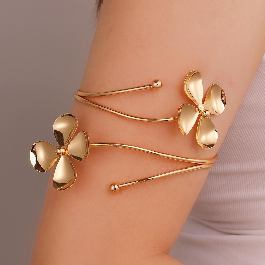 Hot Sale Flower Open Arm Bracelet Geometric Light Luxury Niche High-end Bracelet Fashion Arm Ring Non-fading Bracelet