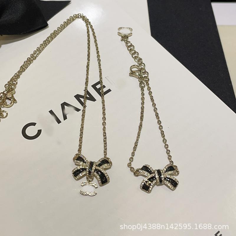 Autumn Winter Enamel Bow Necklace: Elegant Diamond & Colorful Oil Drop Electroplate