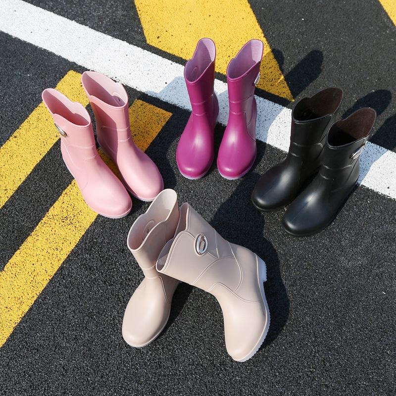 Water shoes medium tube women's outer wear adult rain shoes rain boots warm rubber shoes kitchen non-slip waterproof shoes women's fashion