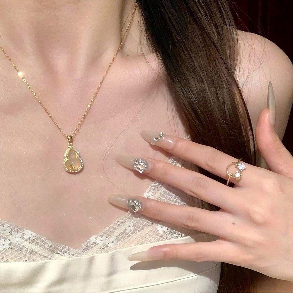 New Chinese gourd necklace women s light luxury ins niche light luxury high-end temperament fashion versatile collarbone chain gift