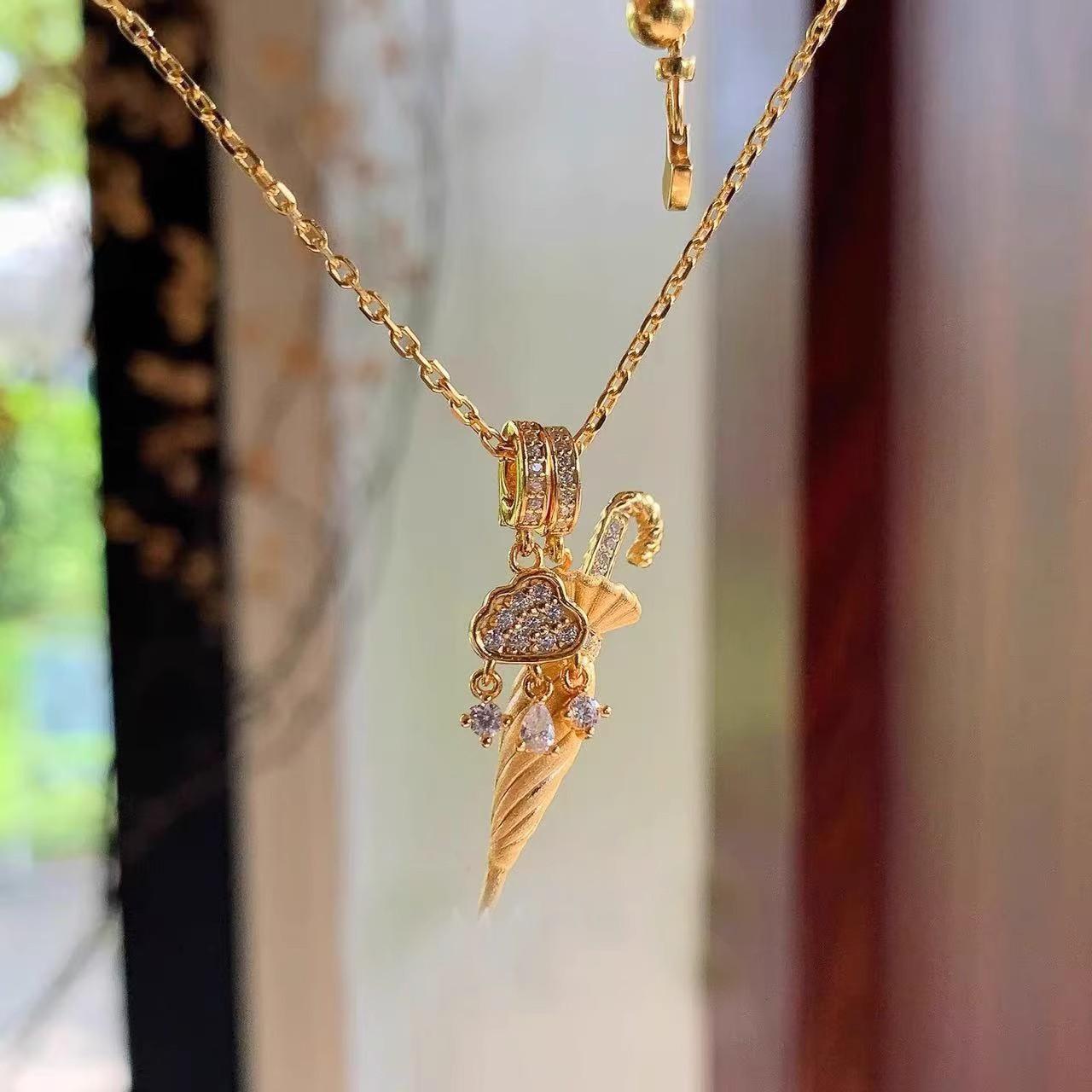 

Креативні діаманти інкрустовані китицями хмара парасолька кулон намисто легкий розкіш вишуканий легкий розкішний нашийник ланцюжок весілля 45cm золотий