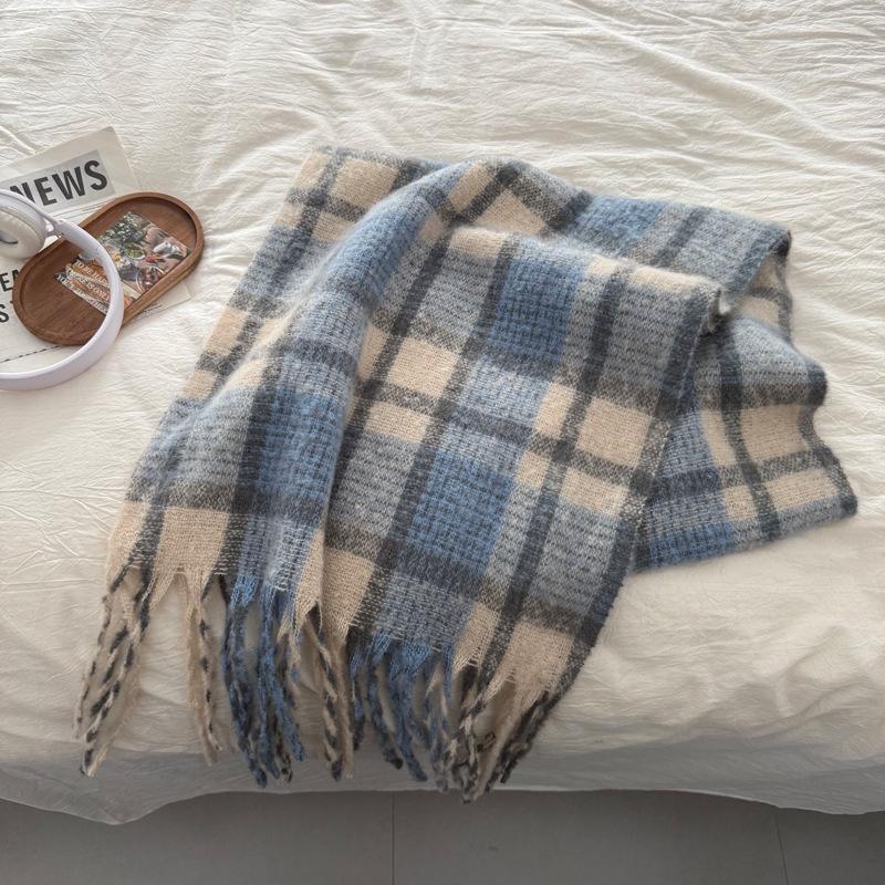 

Korean Style Winter 2025 Plaid Scarves: Trendy Red, Blue & Black Neck Warmers for Couples синий