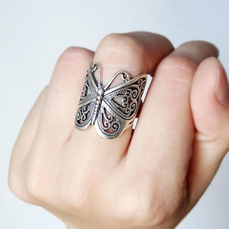 Vintage Carved Butterfly Ring, Exquisite and Fashionable, Suitable for Jewelry Accessories Worn on Daily Vacations