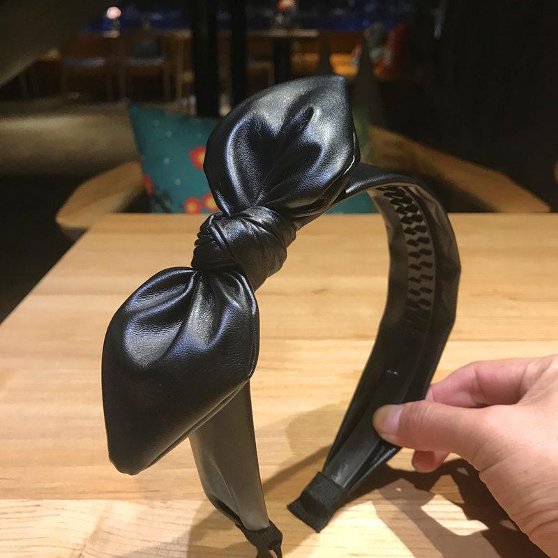 

Прозрачная повязка на голову с узлом из синтетической кожи для женщин, девочек, для вечеринки, шопинга, головной убор, повязка на голову с узлом-бантом сбоку, обруч для волос для женщин, головной убор