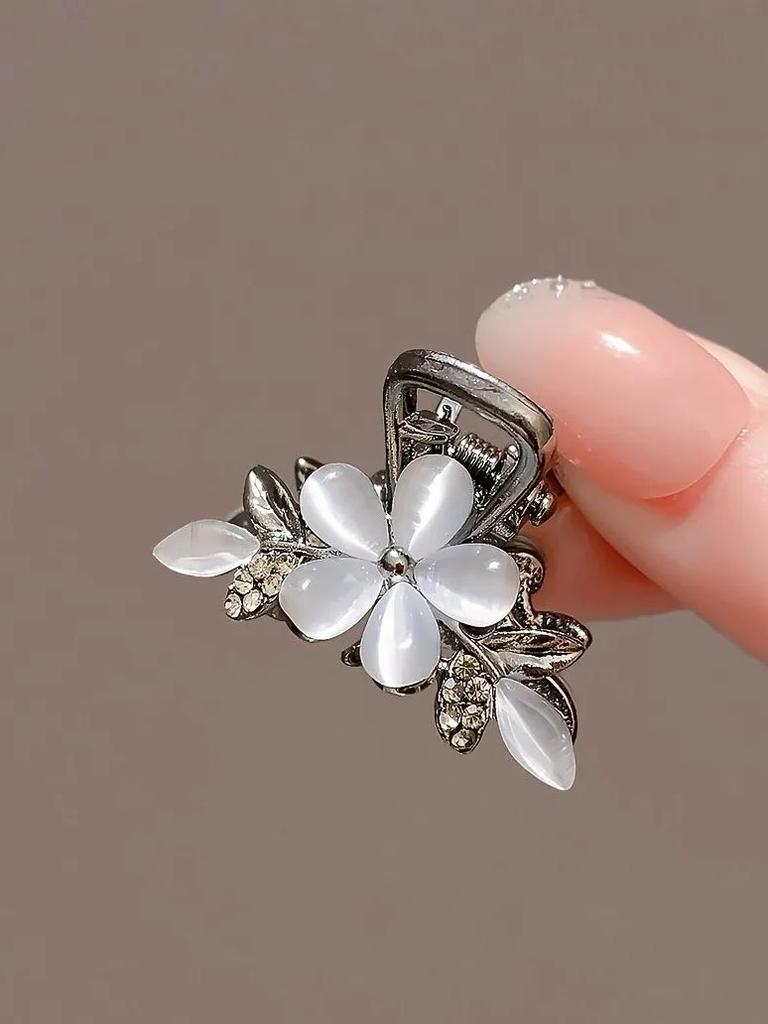 Retro Cat Eye Flower Hair Scratch Matte Silver Metal Base Sparkling Diamond Branches Leaves Decoration Strong Grip Daily Dating