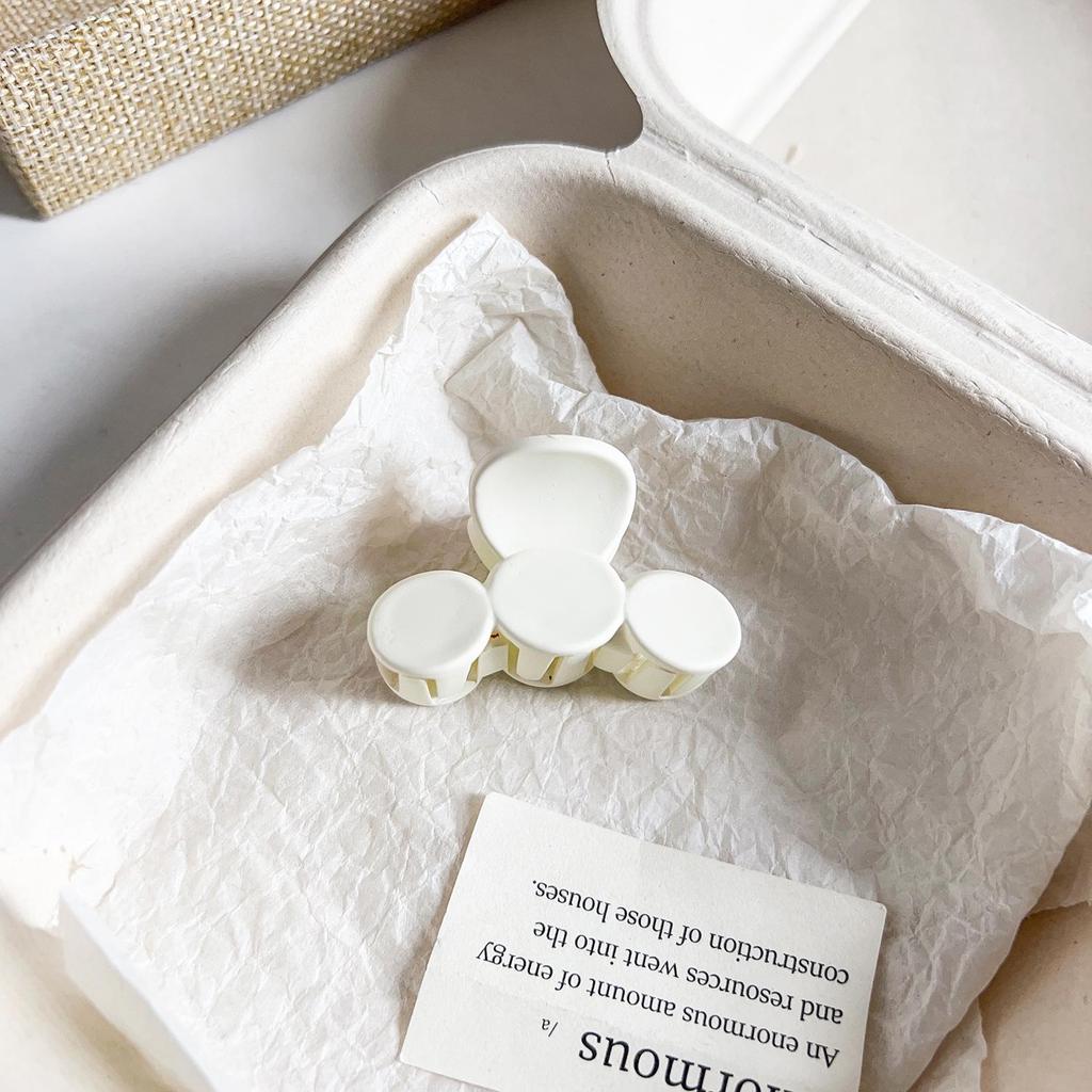 Pince à cheveux polyvalente en forme de requin floral givré pour queues de cheval et coiffures à moitié nouées