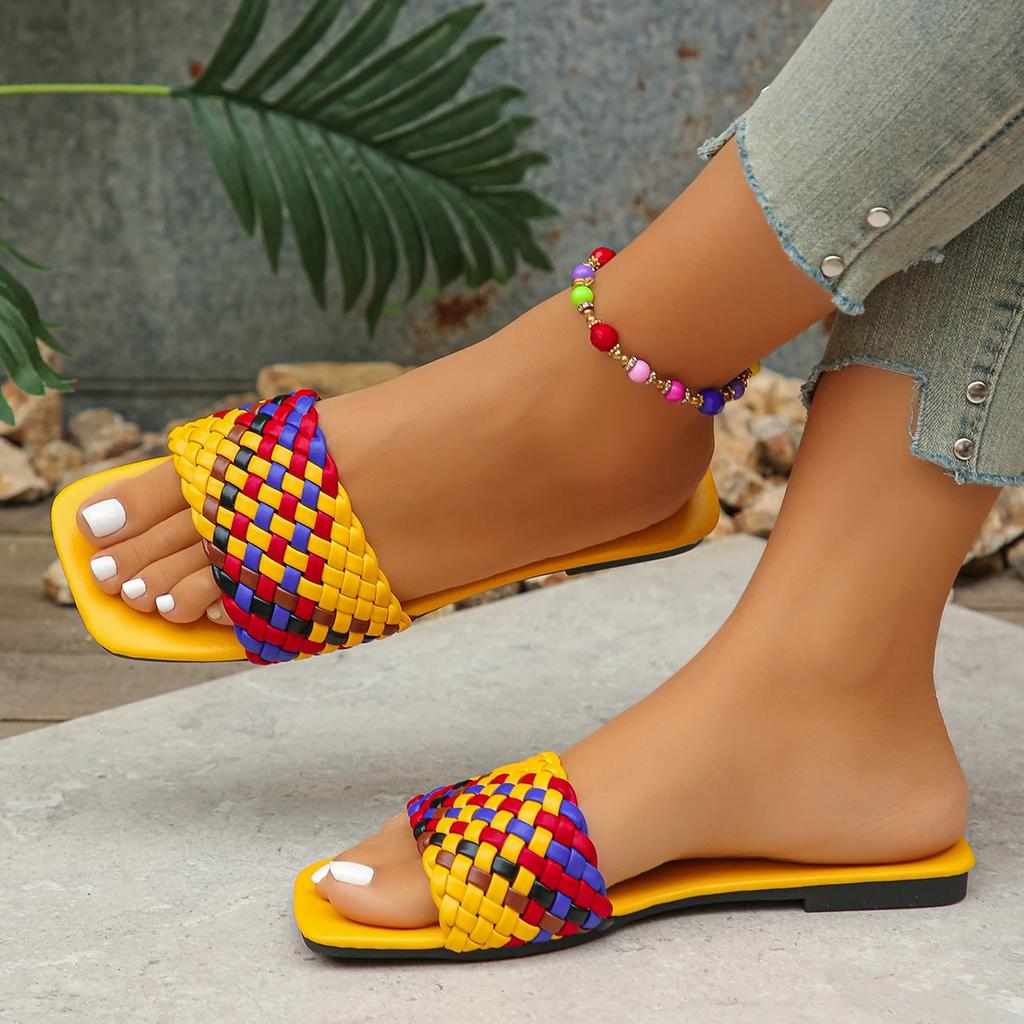 Fashion Women Slippers New Summer Trend Fashion Casual Beach Slippers Women Open-toe Vacation Flat Sandals Slides Women Zapatos De Mujer