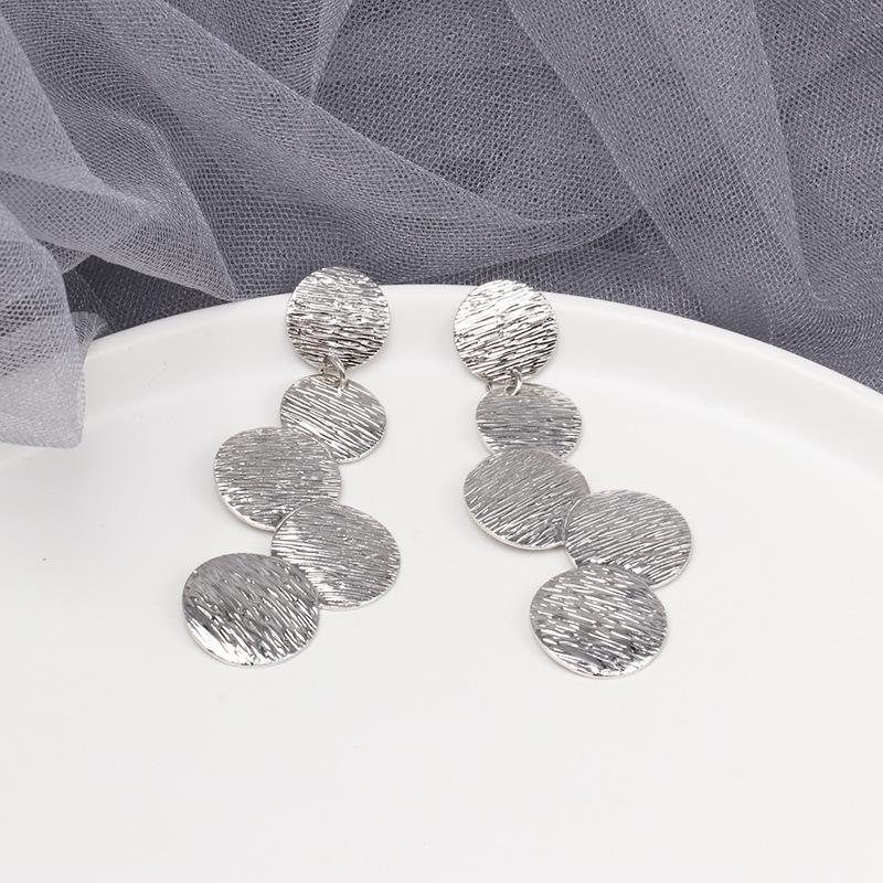 Przesadna geometria Nieregularne metalowe wiszące kolczyki Spiralny skręcony węzeł Okrągłe gładkie Brincos Cyrkonia