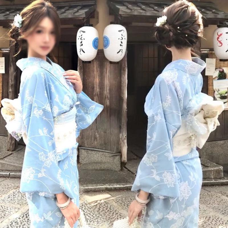 Dámské japonské kimono a yukata šaty pro formální fotografování