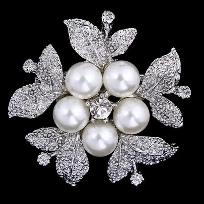 Fashion Pearl Studded Diamond Brooch Elegant Alloy Rhinestone Brooch Women's Clothing Accessories New Jewelry Brooche