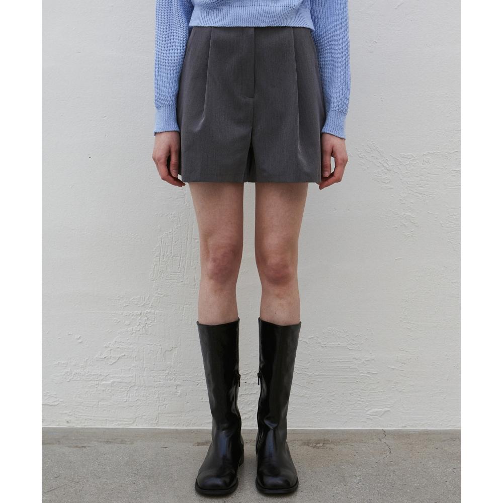 

NICKNICOLE CLASSIC PINTUCK HALF PANTSGRAY