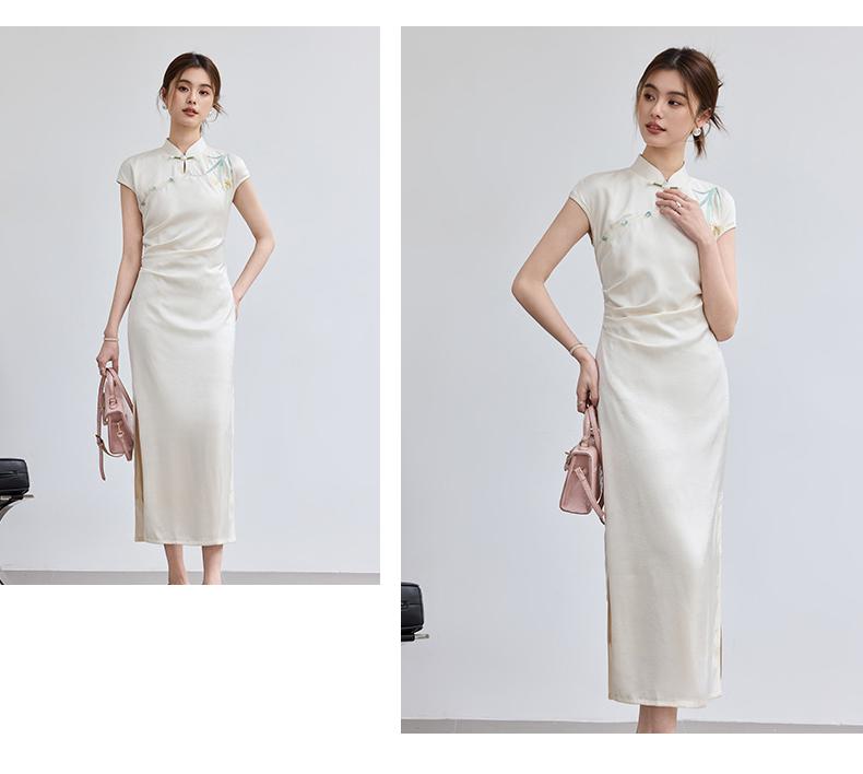 Summer "Fei Se Jin Rui" New Chinese Style Noble Atmosphere Conceals Small Bells and Shows Thinning, Green Button Yellow Flower Cheongsam Skirt
