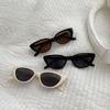 1PC INS niche, high-end retro versatile cat-eye pink sunglasses for women, sunscreen and face-enhancing small frame sunglasses