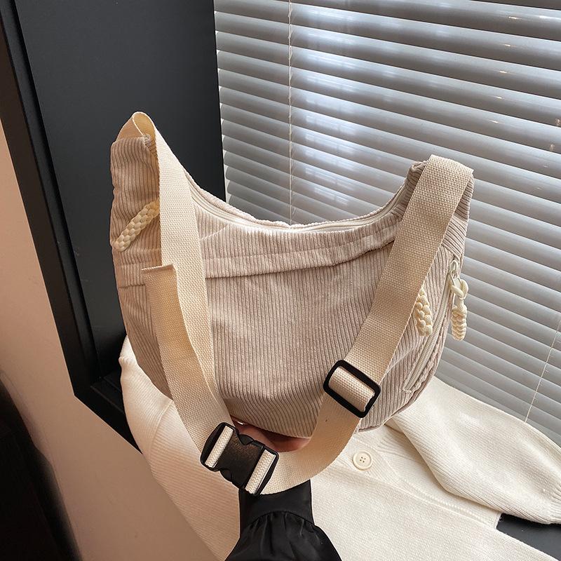 Dumpling Bag Women's Corduroy Messenger Bag Large Capacity Shoulder Bag Casual Women's Bag Simple Versatile Sports Commuter Backpack