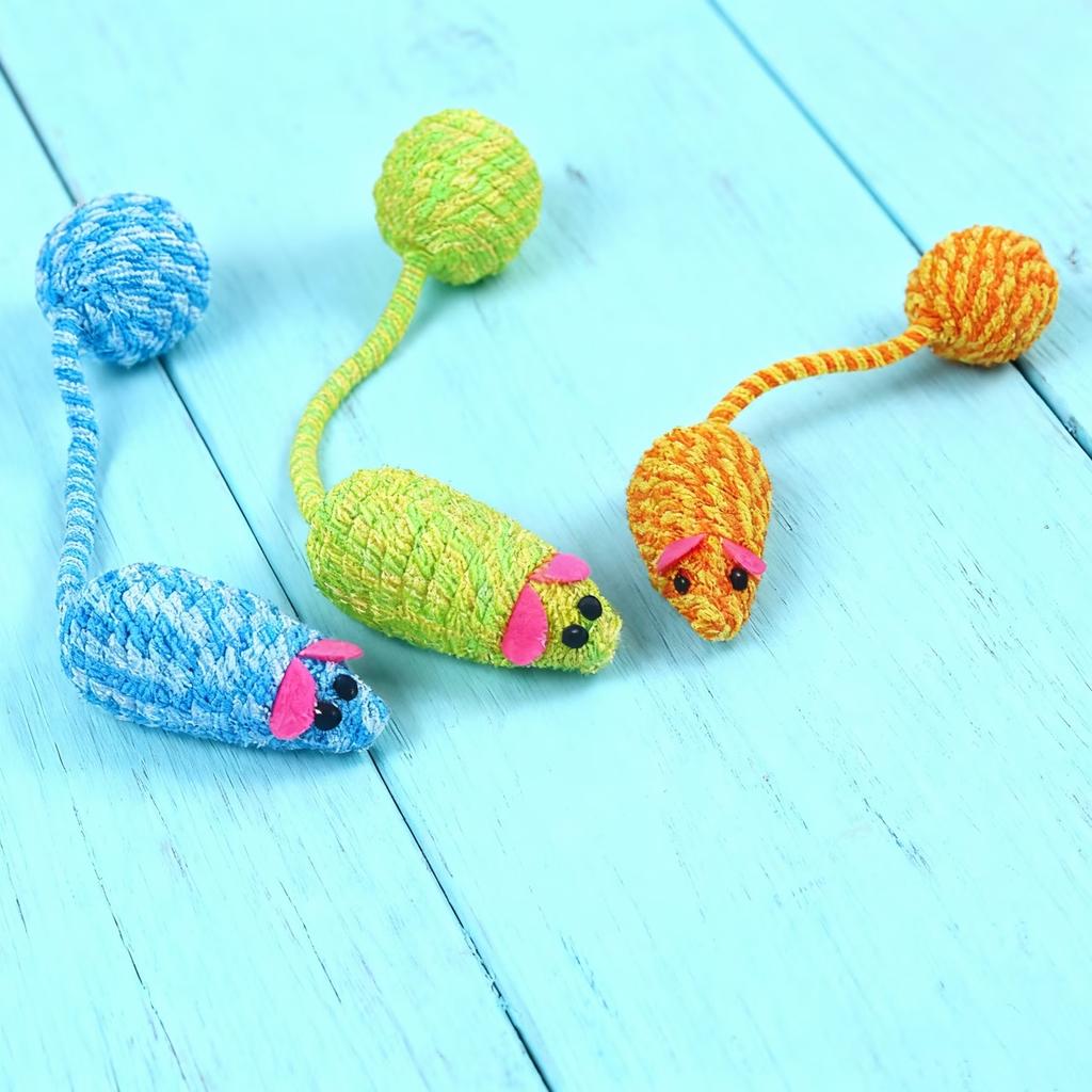 Knitted Mouse Cat Toy, Interactive Plush Mouse Toy with Ball Tail for Indoor Cats